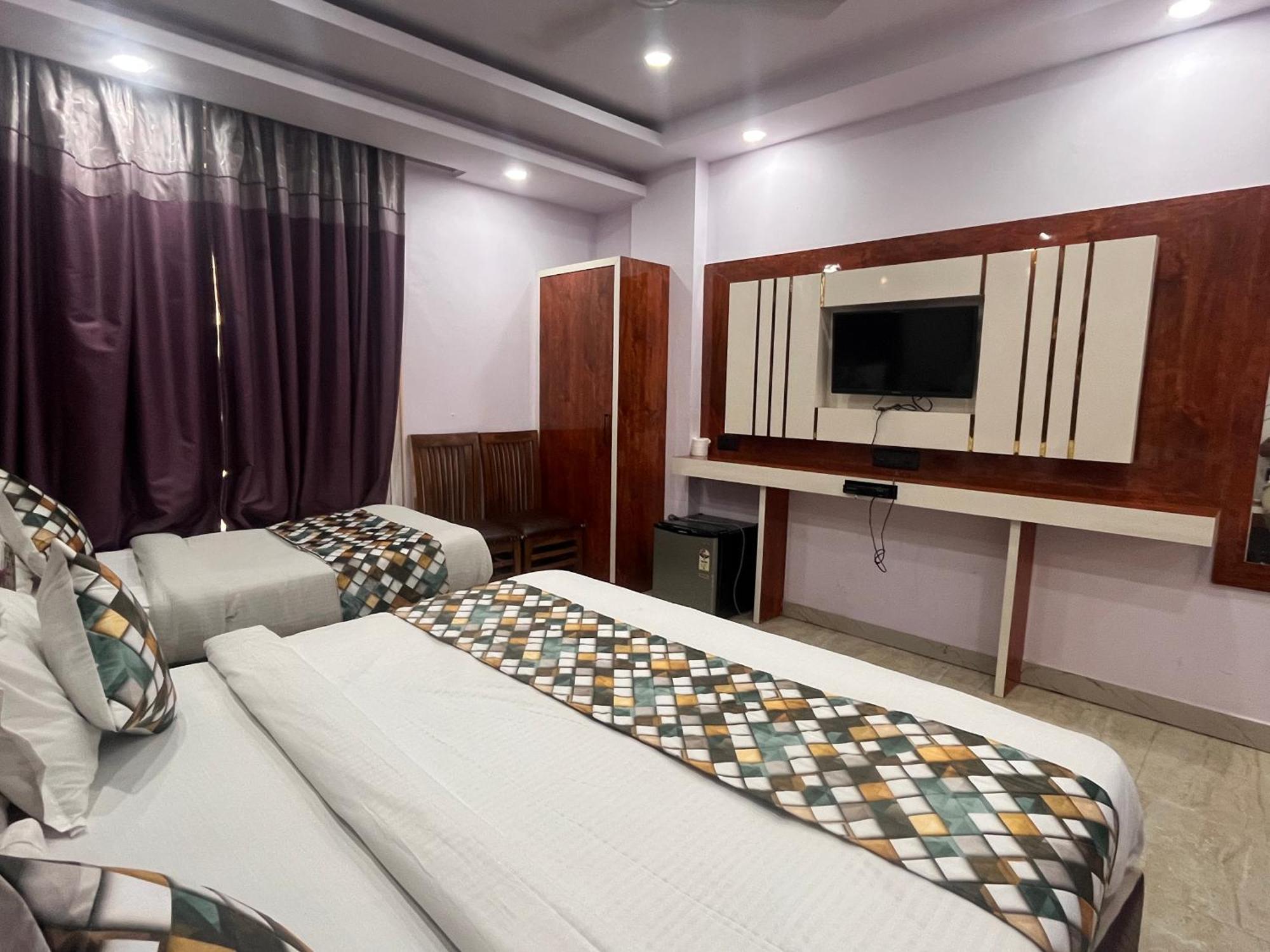 Hotel Embassy Near Rk Ashram Metro New Delhi Exterior photo