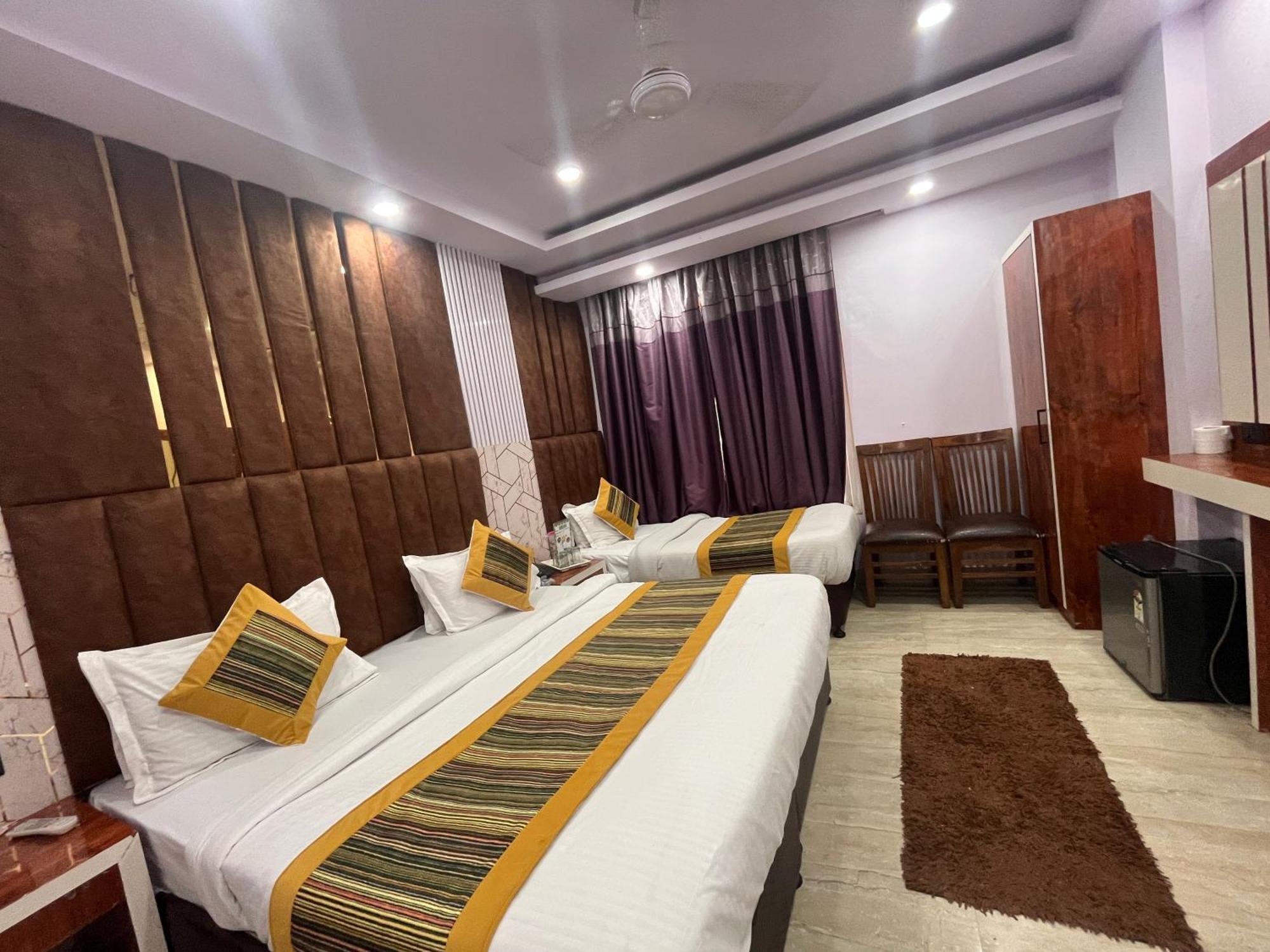 Hotel Embassy Near Rk Ashram Metro New Delhi Exterior photo