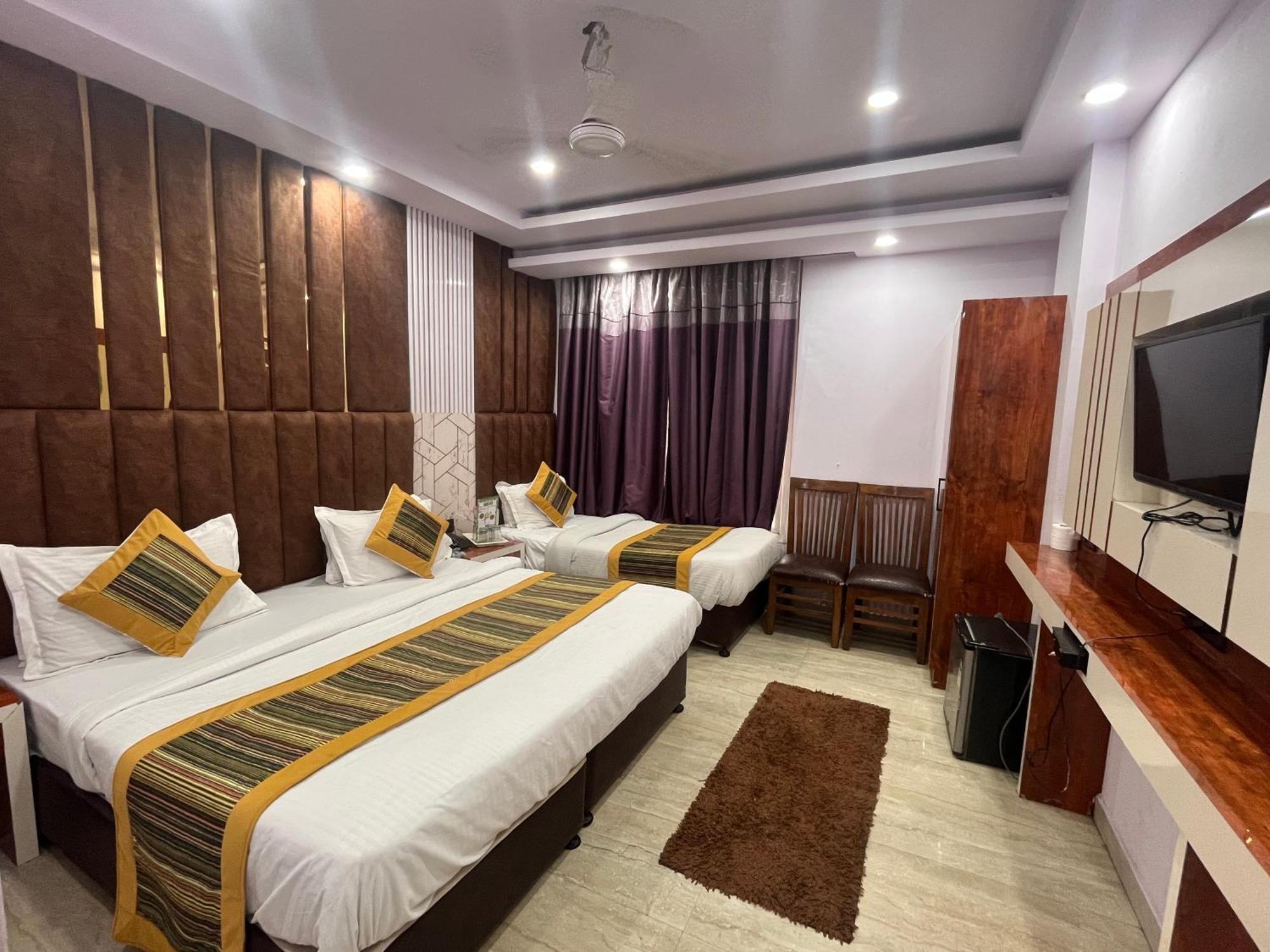 Hotel Embassy Near Rk Ashram Metro New Delhi Exterior photo