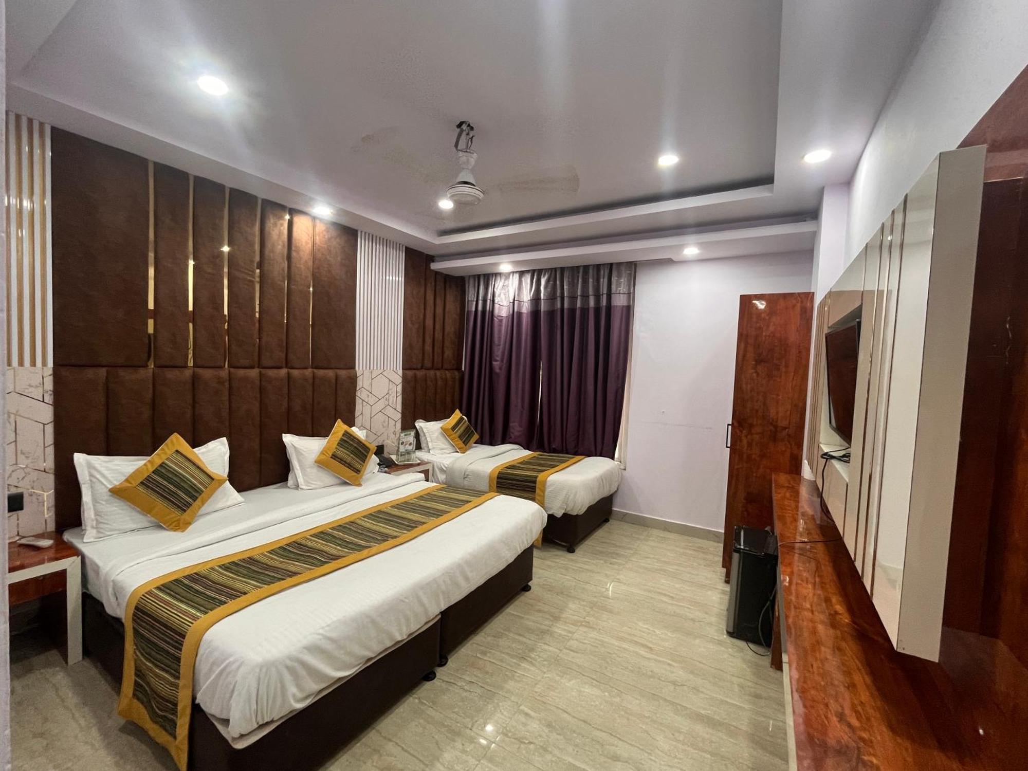 Hotel Embassy Near Rk Ashram Metro New Delhi Exterior photo