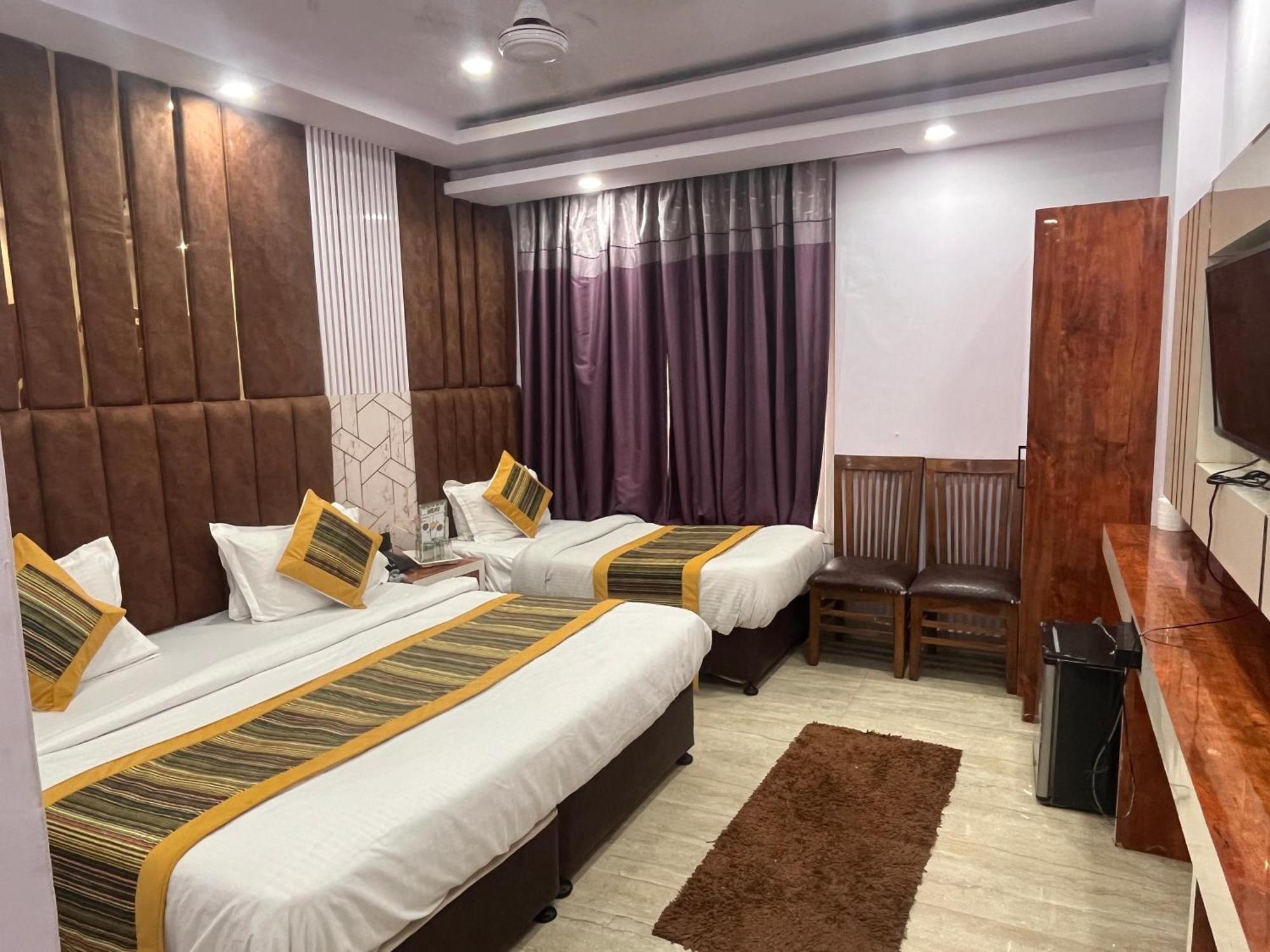 Hotel Embassy Near Rk Ashram Metro New Delhi Exterior photo