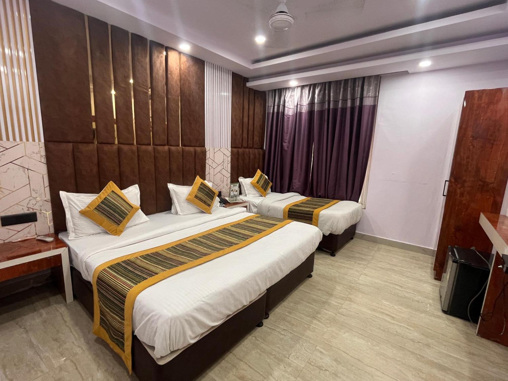Hotel Embassy Near Rk Ashram Metro New Delhi Exterior photo